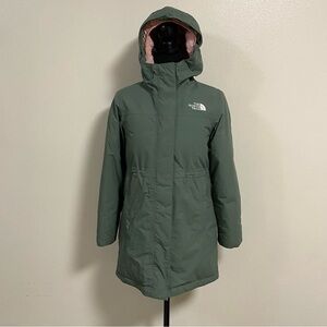 The North Face Parka Girls Size MediumSage Green 600 Down Hooded Down Ski Jacket